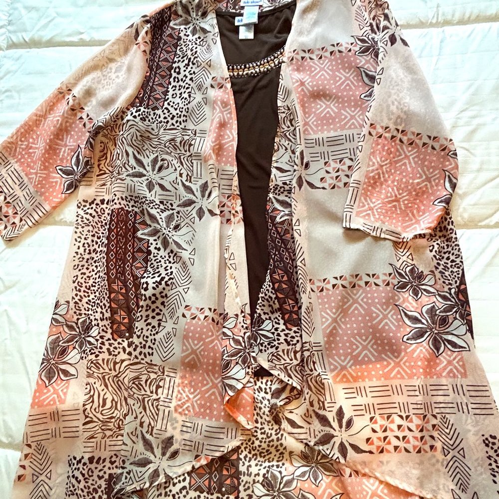 Ladies top , 3/4 sleeve, includes tank top